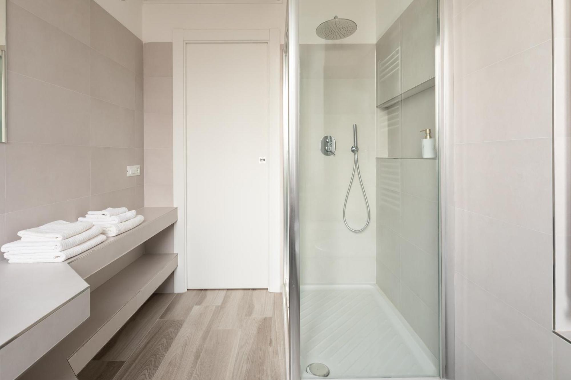 Rhome To Colosseum Apartment